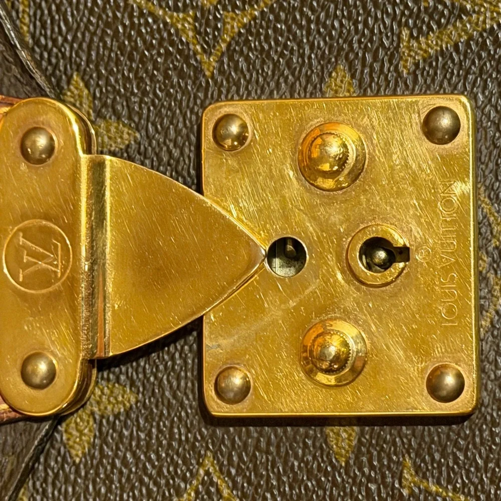 Louis Vuitton Monogram Serviette Conseiller